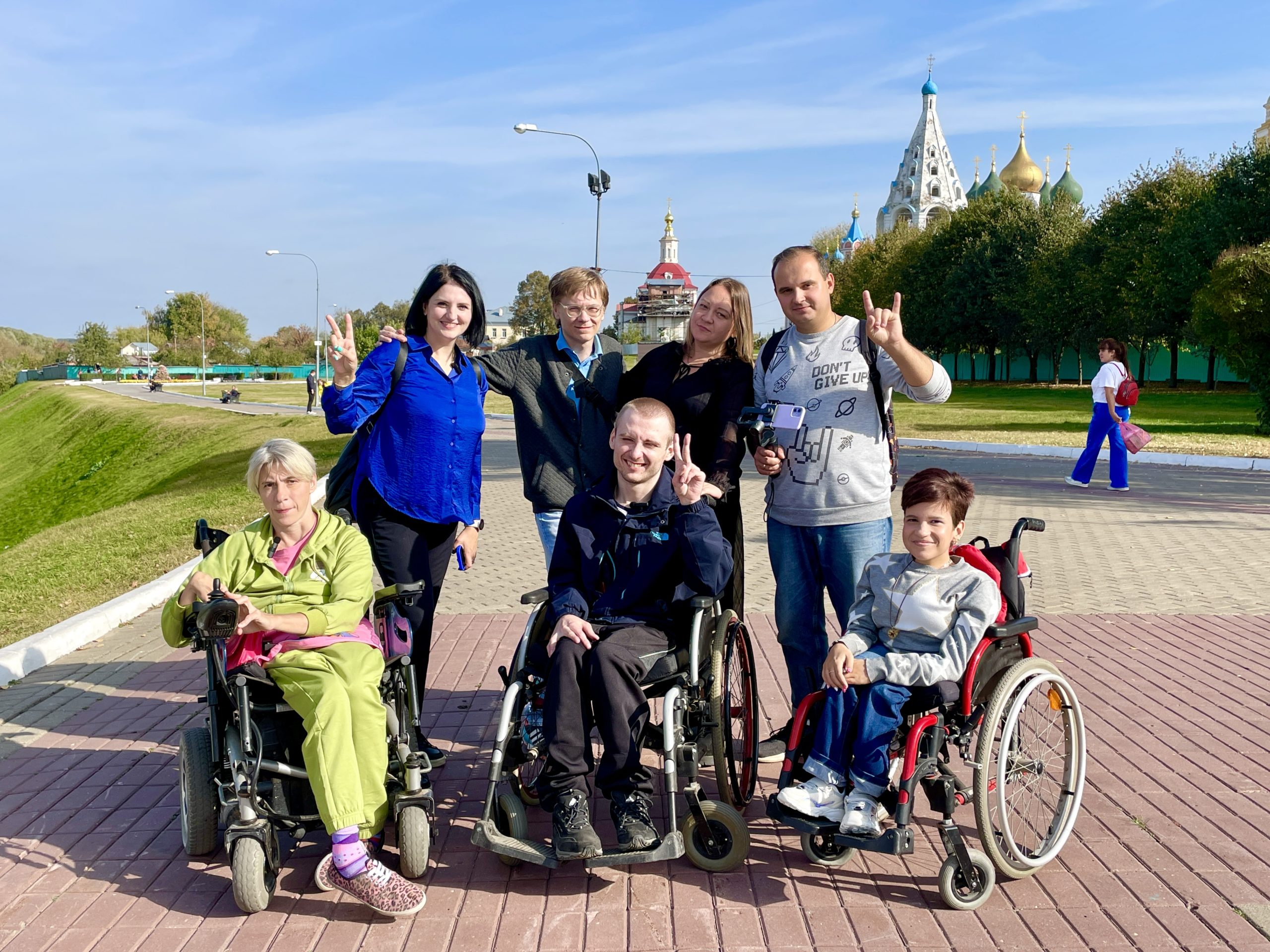 Участники проекта «Без границ» на колясках посетили Коломну