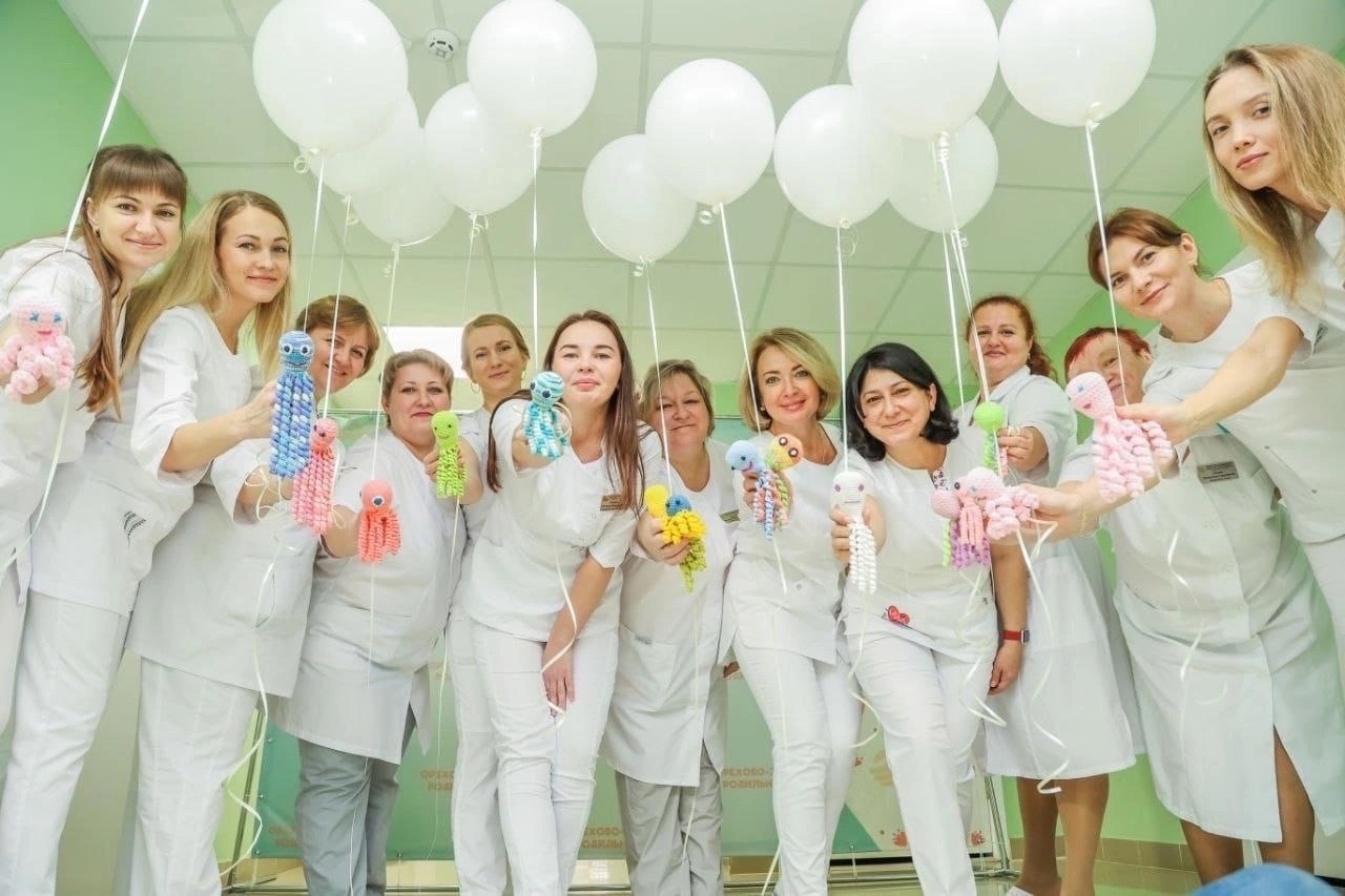 Сотрудницы Орехово-Зуевского роддома своими руками вяжут игрушки для недоношенных детей 