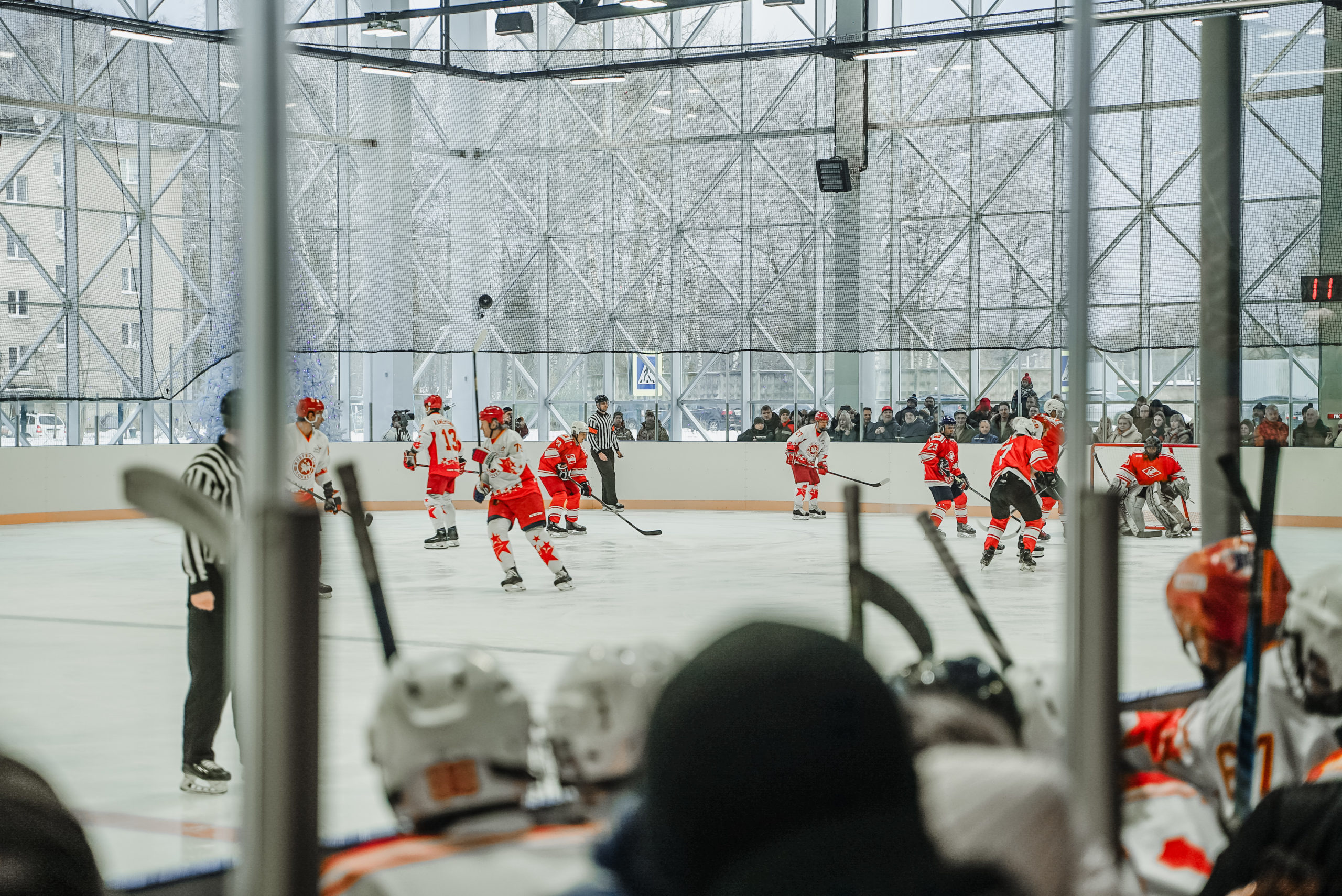 Комплекс с ледовой ареной «Звездный» в Орехово-Зуеве  открыли ленды мирового хоккея