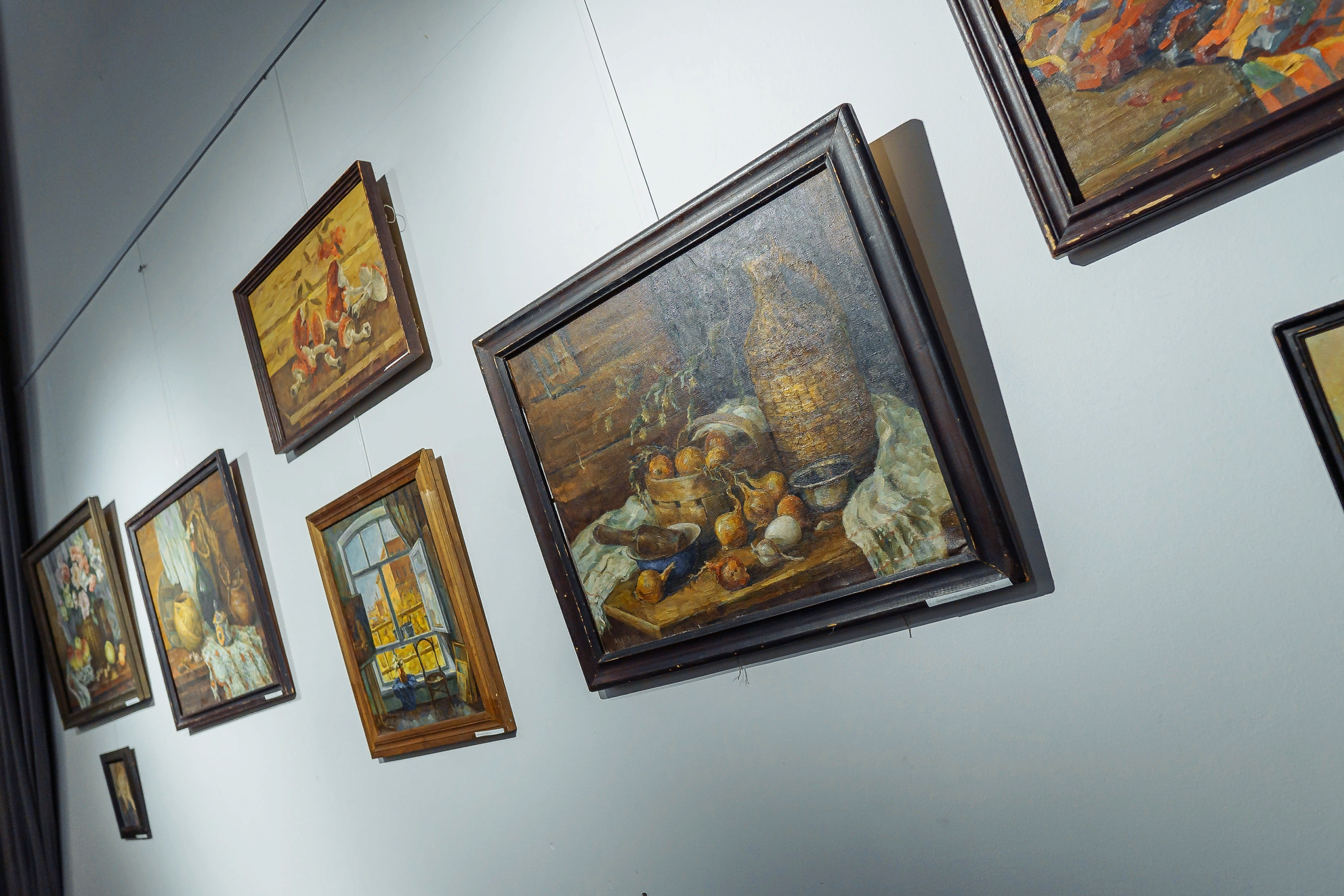 В Детской школе искусств открылась выставка работ художника Михаила Козлова